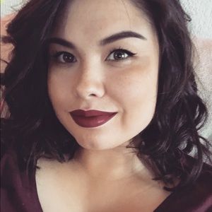 Meet your Posher, Thea